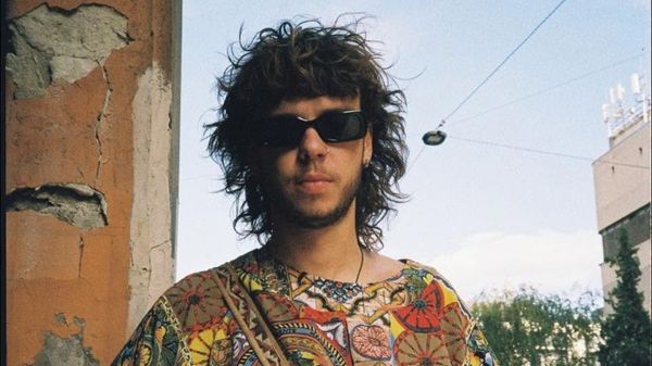Sunday Sessions with Harrry Tompsett